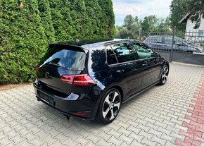 Volkswagen Golf 2,0TSi GTi DSG Top stav benzín - 5