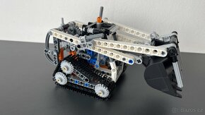 LEGO Technic 42032 Kompaktní pásový nakladač - 5