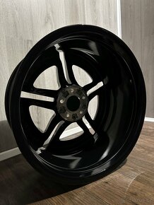 Mercedes Benz E-Klasse W214 - orig. ALU 5x112 R19 - 5