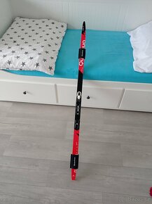 DĚTSKÉ BĚŽKY QUECHUA 140 cm + HŮLKY - 5