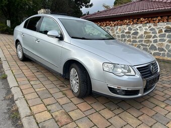 Volkswagen Passat 1.6 FSi 85 kW rok 2007 - dvě sady kol - 5