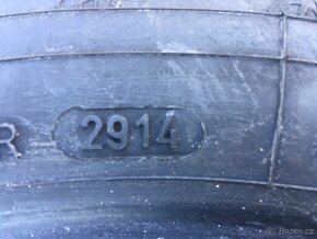 4 zimni pneu 205/60R16 jedna má bouli - 5