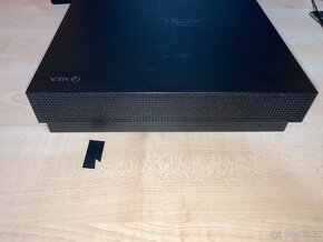 xbox one x 1tb s 2 ovladači - 5