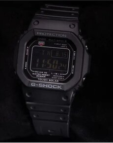 Casio G-Shock GW-M5610U-1BER

 - 5