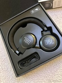 JBL Live 460NC černá - 5