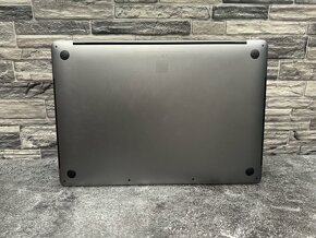 CTO MacBook Pro 15" 2017 i7 / 16GB / 500GB / Pro 560 - 5