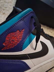 Jordan 1 Mid. - 5