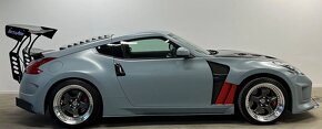 Nissan 370 Z - 5