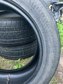 Prodám zimní pneu, rozmer 255/50 R20. 3 kusy - 5