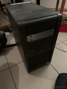 Server Fujitsu Primergy TX100S2, Xeon,16GB RAM,SSD - 5