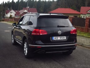 VW Touareg, 3.0 TDI R-line 193kW / Panorama / po servisu - 5