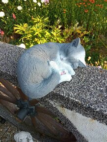 Zahradní dekorace- Spící kočka - 5