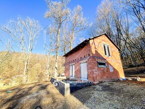 Prodej hrubé stavby chaty s pozemkem 443 m2, Vranovská přehr - 5