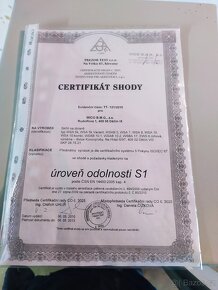 Skříň na dlouhé zbraně s certifikátem - 5