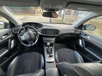 Peugeot 308 , Hatchback - 5