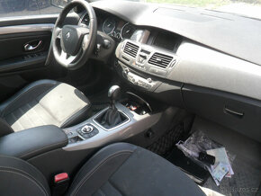 Rozpredam na ND Renault Laguna r.2012 - 5