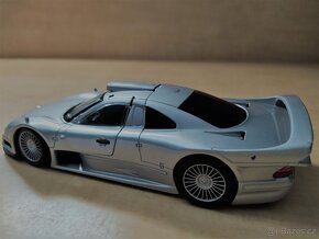 Model v měřítku 1:24 Mercedes Benz CLK GT-R - Maisto. - 5