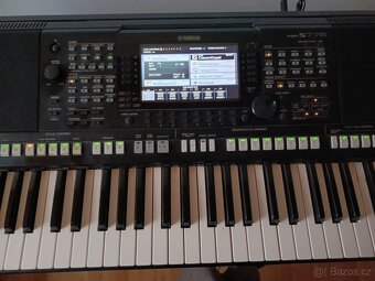 Yamaha PSR s775 - 5