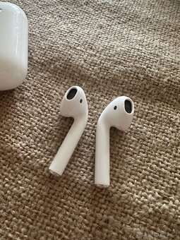 Apple AirPods 2. generace - 5