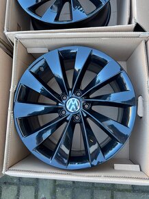 ORIGINÁL Alu Volkswagen INTERLAGOS R18, 5x112- TOP STAV - 5