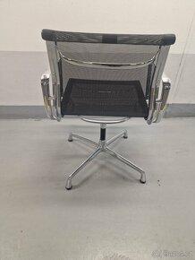 VITRA Aluminium Chair EA105 - 5