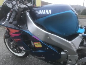 Yamaha YZF 750R - 5