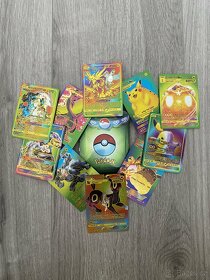 Pokémon album + 5 balíčků kartiček + 3 klíčenky - 5