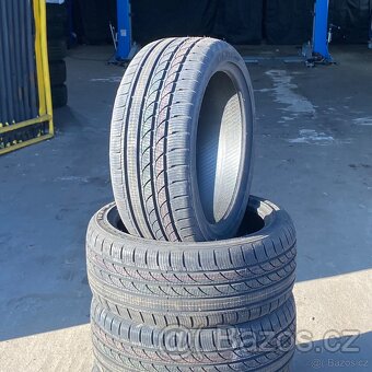 Zimní pneu 235/40 R18  Tracmax - 5