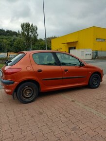 Peugeot 206 1.4i 55kW 75koní r.v.2002 nové v ČR - 5