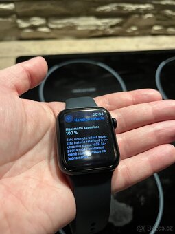 Apple watch SE 2 (2022), 44mm, Midnight, jako nové - 5