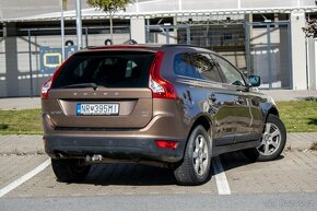 Volvo XC60 2.4D AWD Momentum Geartronic AT - 5