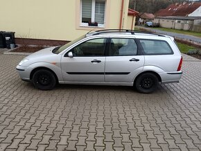 Ford Focus Combi 1.6 - 5