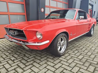 Ford Mustang Fastback - 5