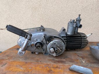 Motor Jawa 550 - 5