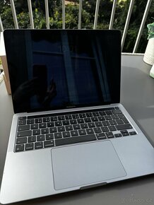 13palcový Macbook Pro - 512 GB SSD, 8 GB paměti, Touch bar - 5