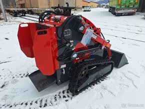 SKID STEER LOADER MODEL EG360 - 5