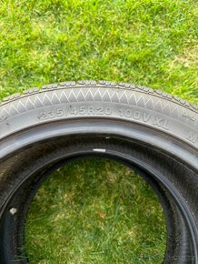 Zimní pneu 235/45 R20 - 5