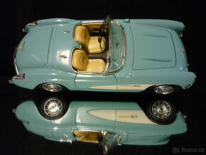 Chevrolet Corvette 1957 tyrkysový Bburago 1/18 - 5