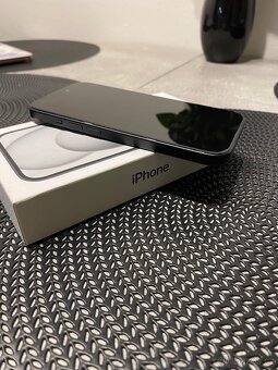 Apple iPhone 15 128gb 3 týdny starý - 5