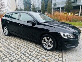 Volvo V60 2.0D 5.VÁLEC AUT TAŽNÉ LED NAVI SERVISKA SENZORY - 5