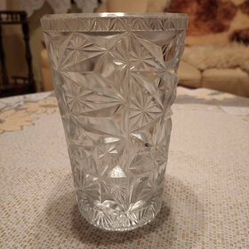 Vázy z liatinového skla a krištálové 2. - 5