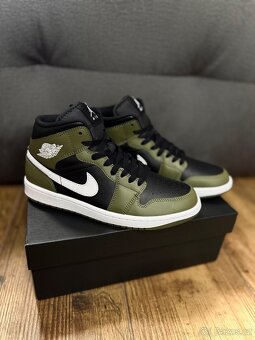 Nike Air Jordan 1 MID velikost 40 - 5