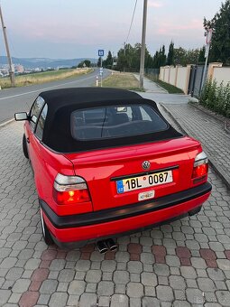 Volkswagen Golf III Cabrio 1.8 - 5