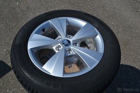 NOVÁ zimní orig.Alu sada Škoda Octavia IV -205/60R16 - 5