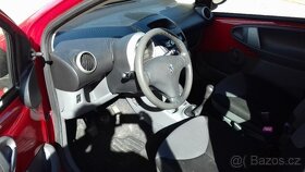 Peugeot 107 1,0i 2007 1.majitel TOP stav Euro 4 - 5