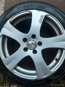 4x Disky 17" z WV Passat s pneu - 5