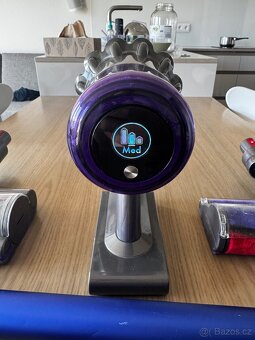 Dyson V11 Absolute - plně funkční, skvělý stav baterie - 5