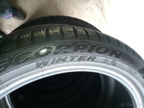 Prodám 4 zimní použité pneu Pirelli 315/35/R21 - 5