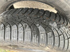 2ks zimní pneu 205/60/16 GOODYEAR Ultragrip 9 - vzorek 6mm - 5