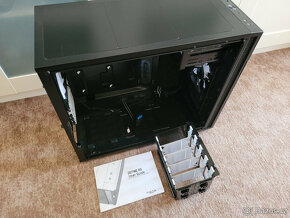 Fractal Design Define R5 Black + DVD-RW mechanika - 5